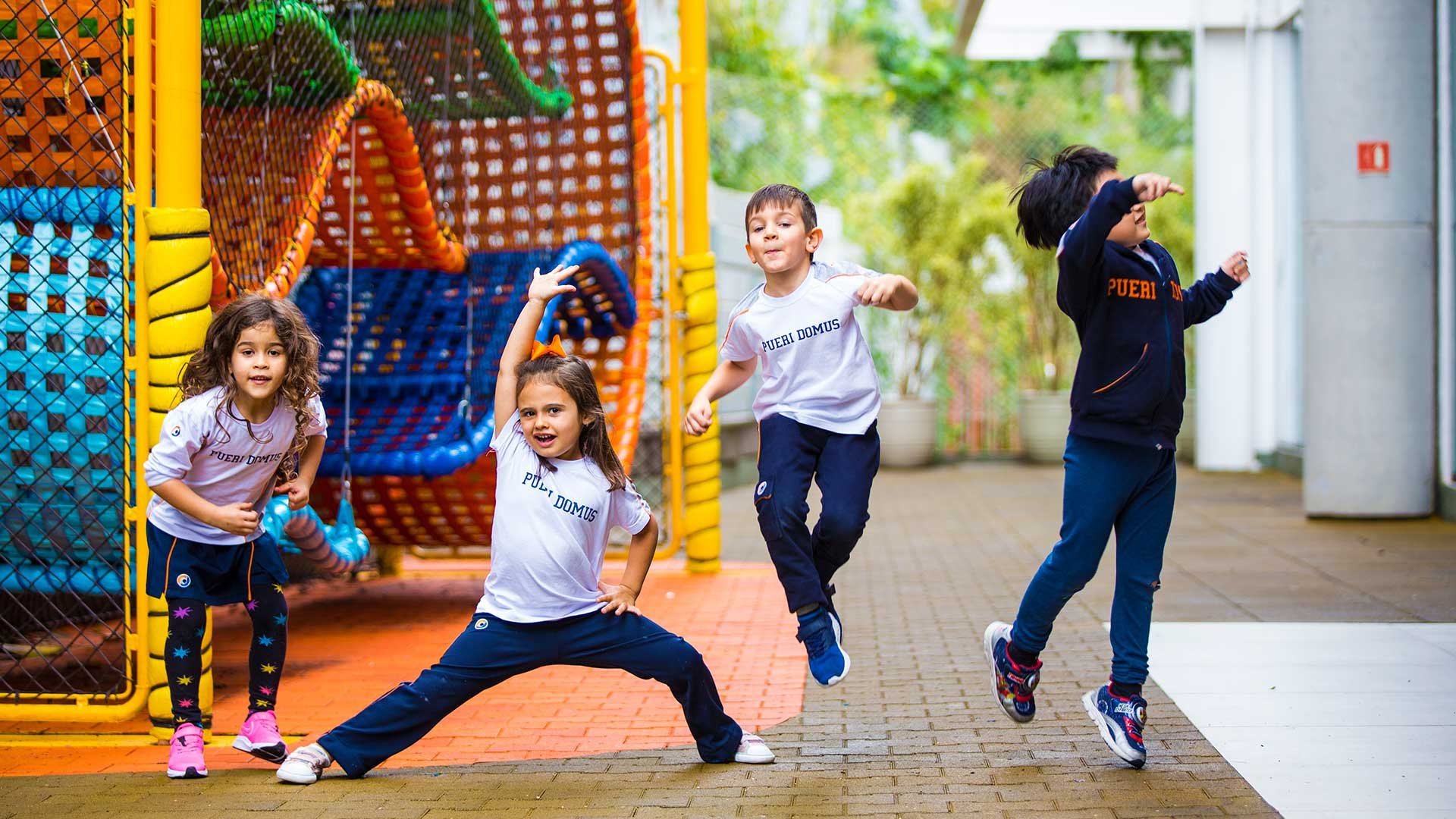 pueri-domus-site-quem-somos-foto-alunos